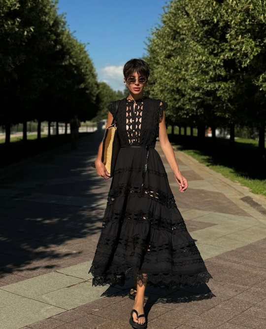 Платье кружевное длинное с крылышками