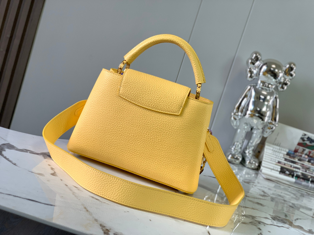 Louis Vuitton Capucines BB