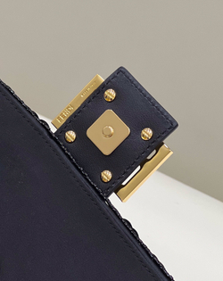 Fendi Baguette 27 cm