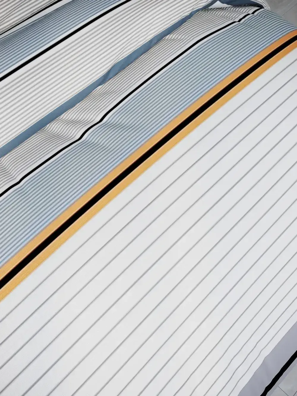 Постельное белье "Alaska" евро наволочки 50х70 2шт Простынь на резинке 180х200 см Пододеяльник 200х215 см Сказка сатин