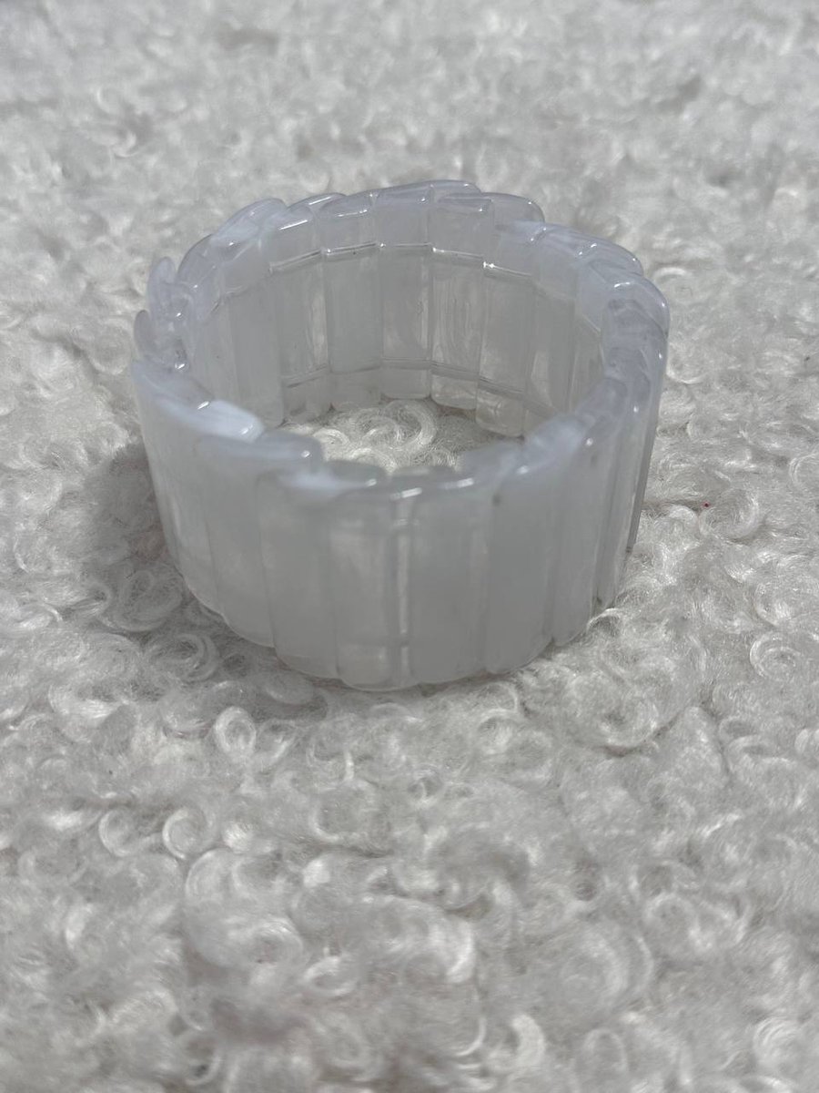 Браслет из пластин белый