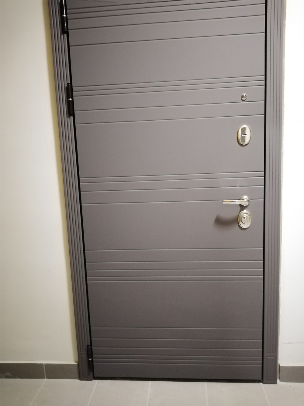 Входная металлическая дверь Лекс Сенатор 3К с шумоизоляцией Софт Графит / №66 Клеопатра Ясень крем IMA