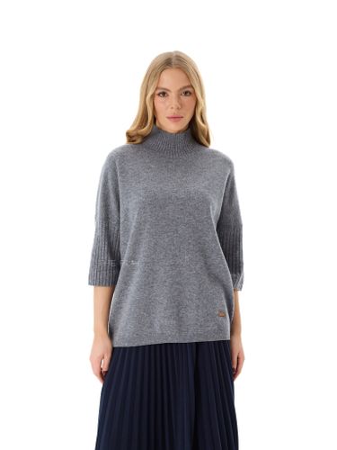 Шерстяной серый джемпер с коротким рукавом