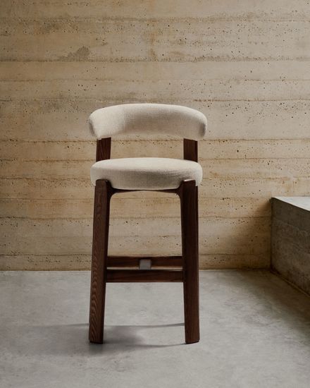 Барный стул Granite из бежевой синели и ясеня с отделкой орех 75 см