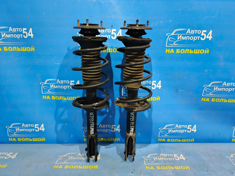 Стойка передняя левая TOYOTA FUNCARGO 1999-2005