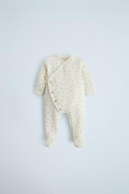 ZARA СТЕГАНЫЙ КОМБИНЕЗОН С ЦВЕТОЧНЫМ ПРИНТОМ, ЭКРЮ