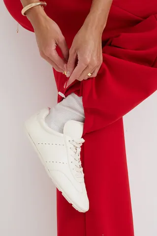 Широкие джоггеры без начеса с утяжкой красного цвета