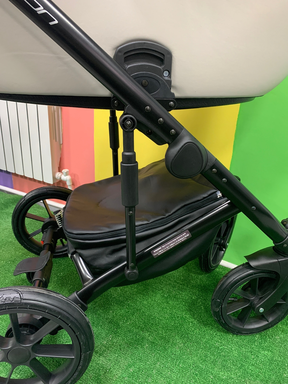 Коляска  OZON (2 в 1) (RIKO BASIC) 05 светло-серый