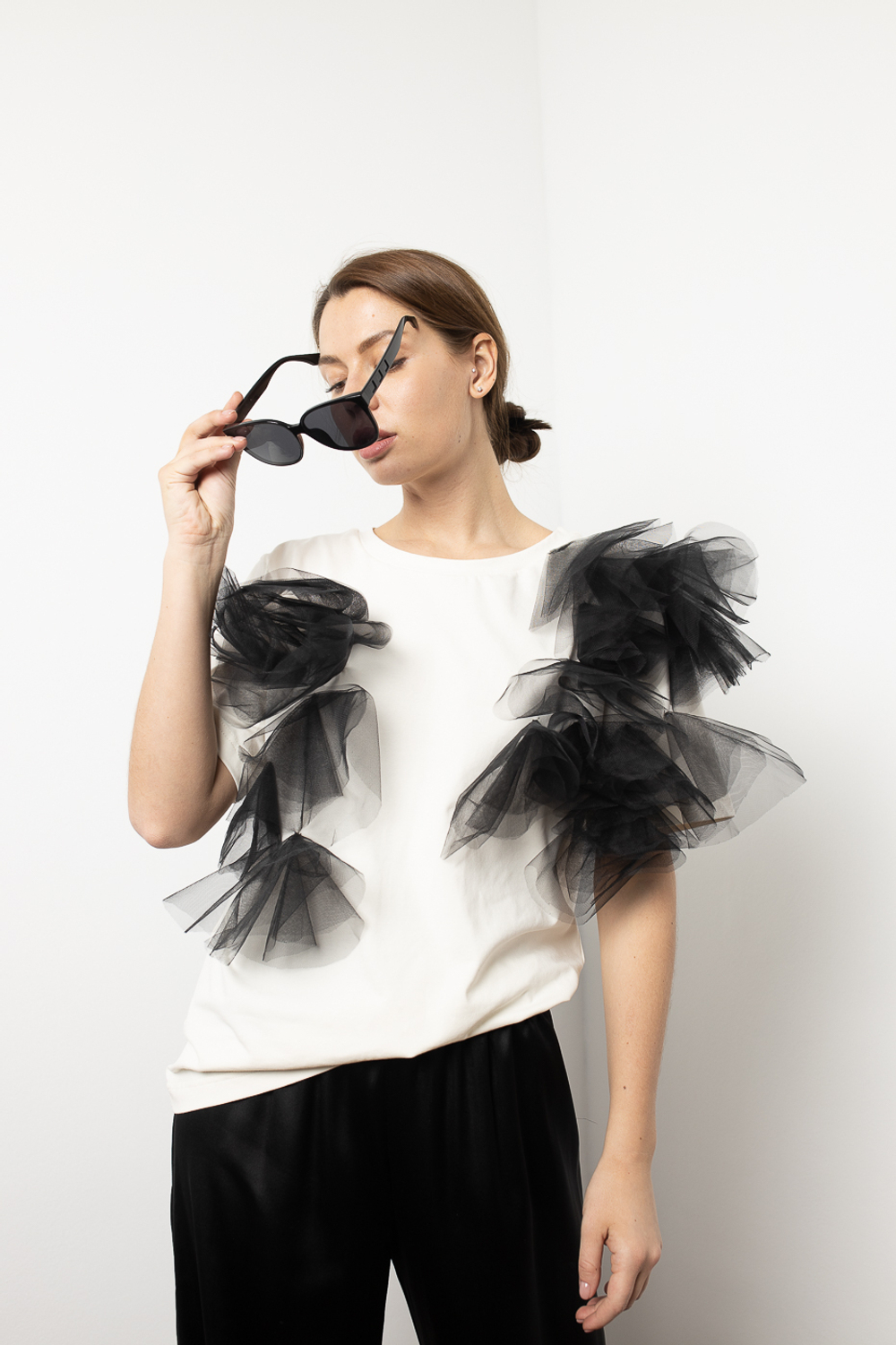 Брюки из обнимающего шелка в черном