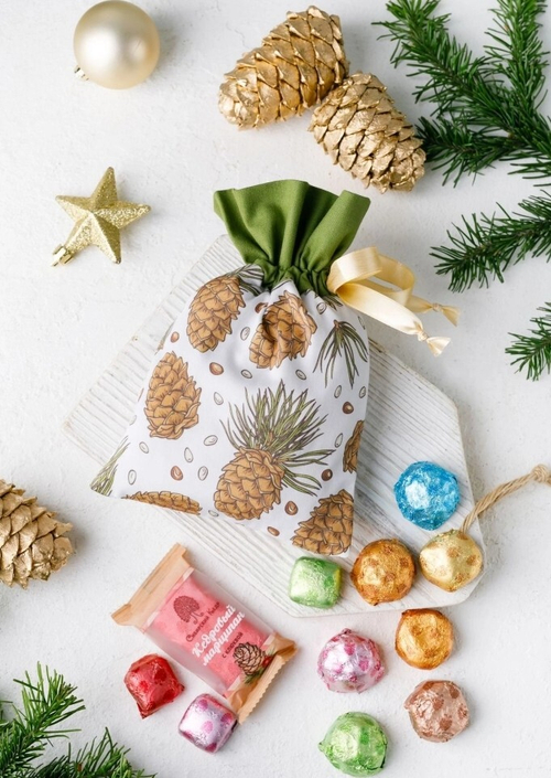 Подарочный набор Мешок зеленый Шишка / 215 г ТМ Сибирский кедр