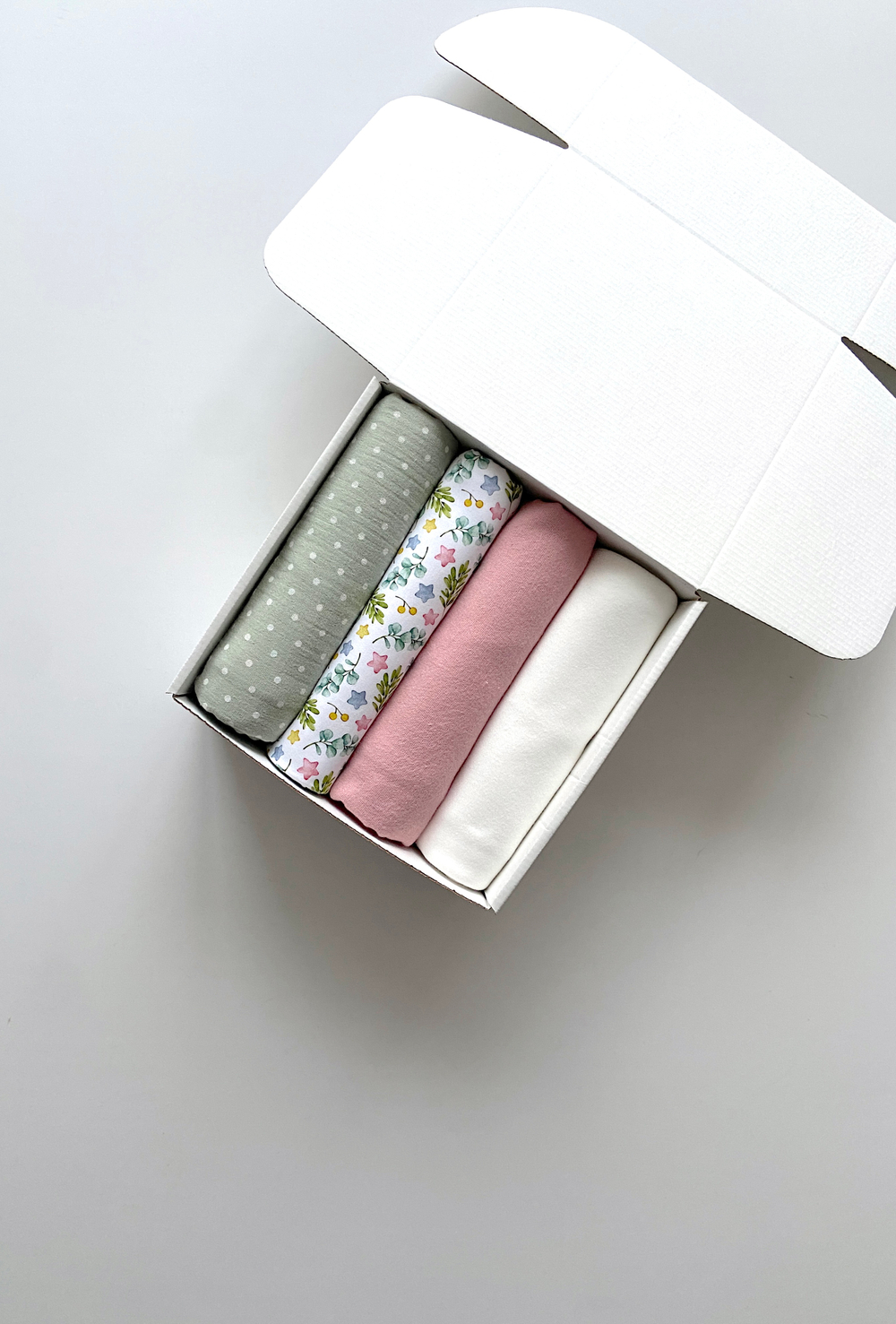 Набор пеленок "Веточки и звездочки M"