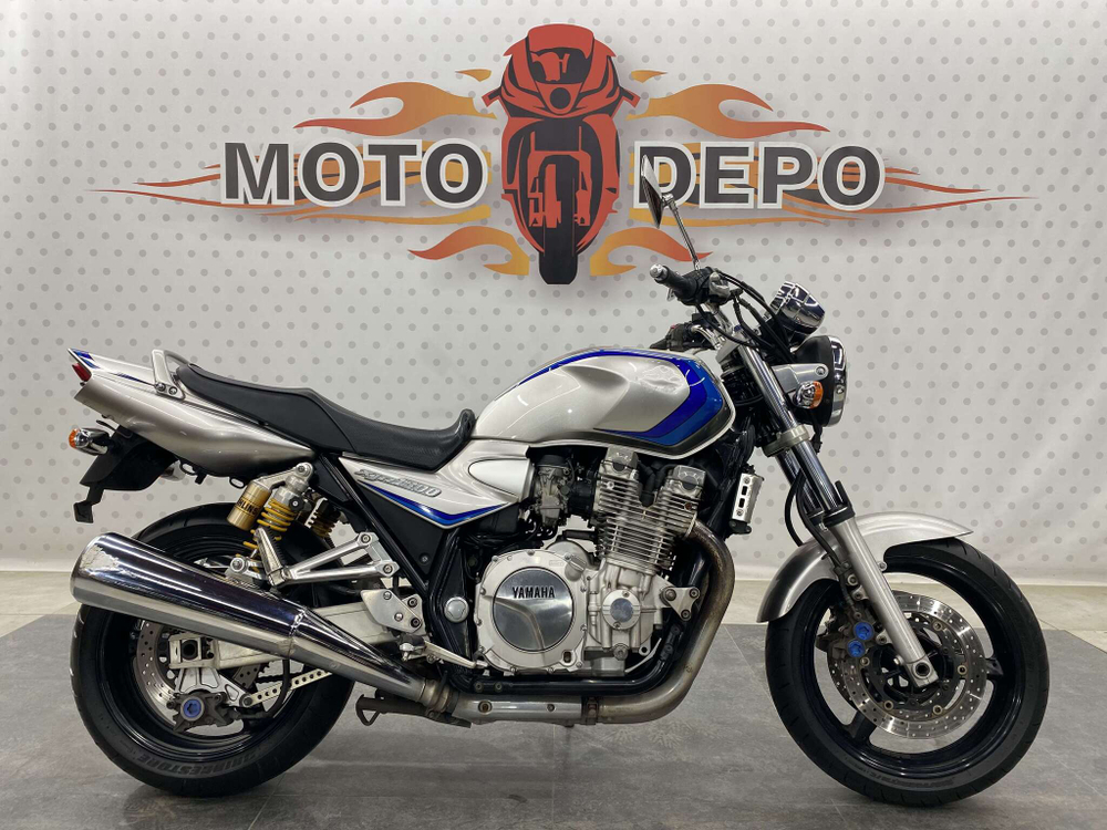 Yamaha XJR1300, 2004