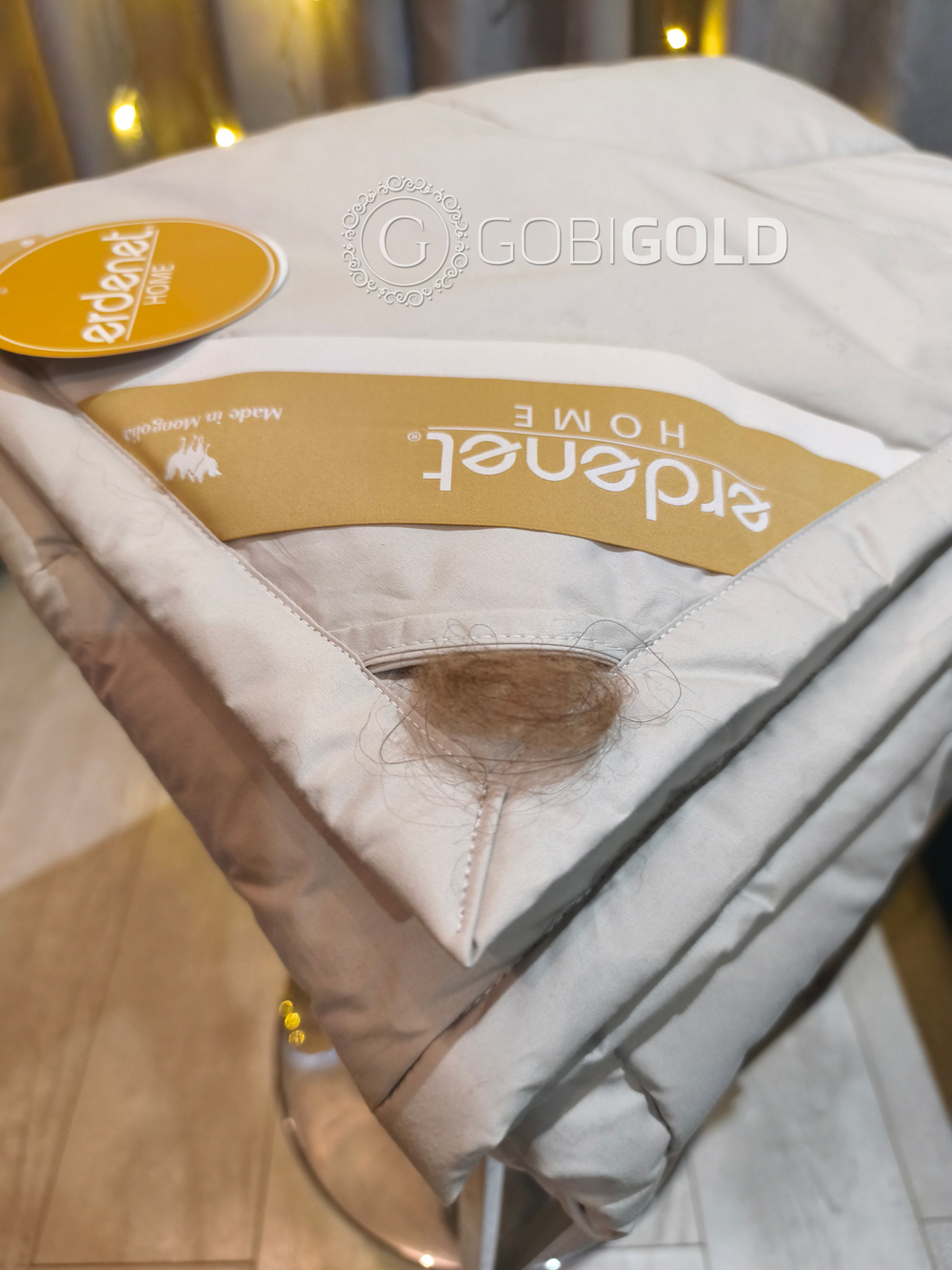 Одеяло стеганое из 100% верблюжьего пуха 150х200 см. (ERDENET) - светло-серое