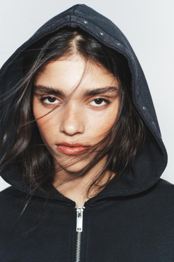 ZARA ТОЛСТОВКА ИЗ ФЛИСА С ЭФФЕКТОМ ПОТЕРТОСТИ И ЗАКЛЕПКАМИ, УГОЛЬНЫЙ