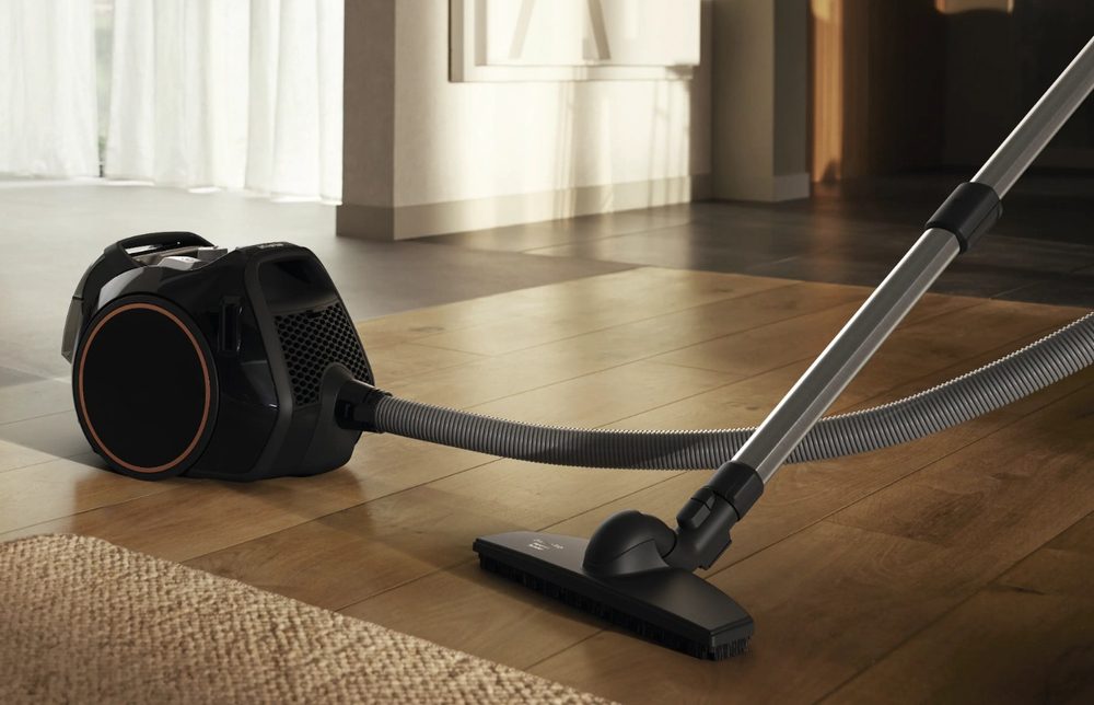 Пылесос Miele SNRF3 Boost CX1 125 Gala Edition черный обсидиан
