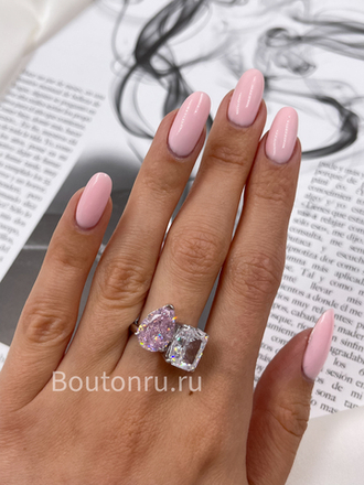 Кольцо серебристое с цирконами