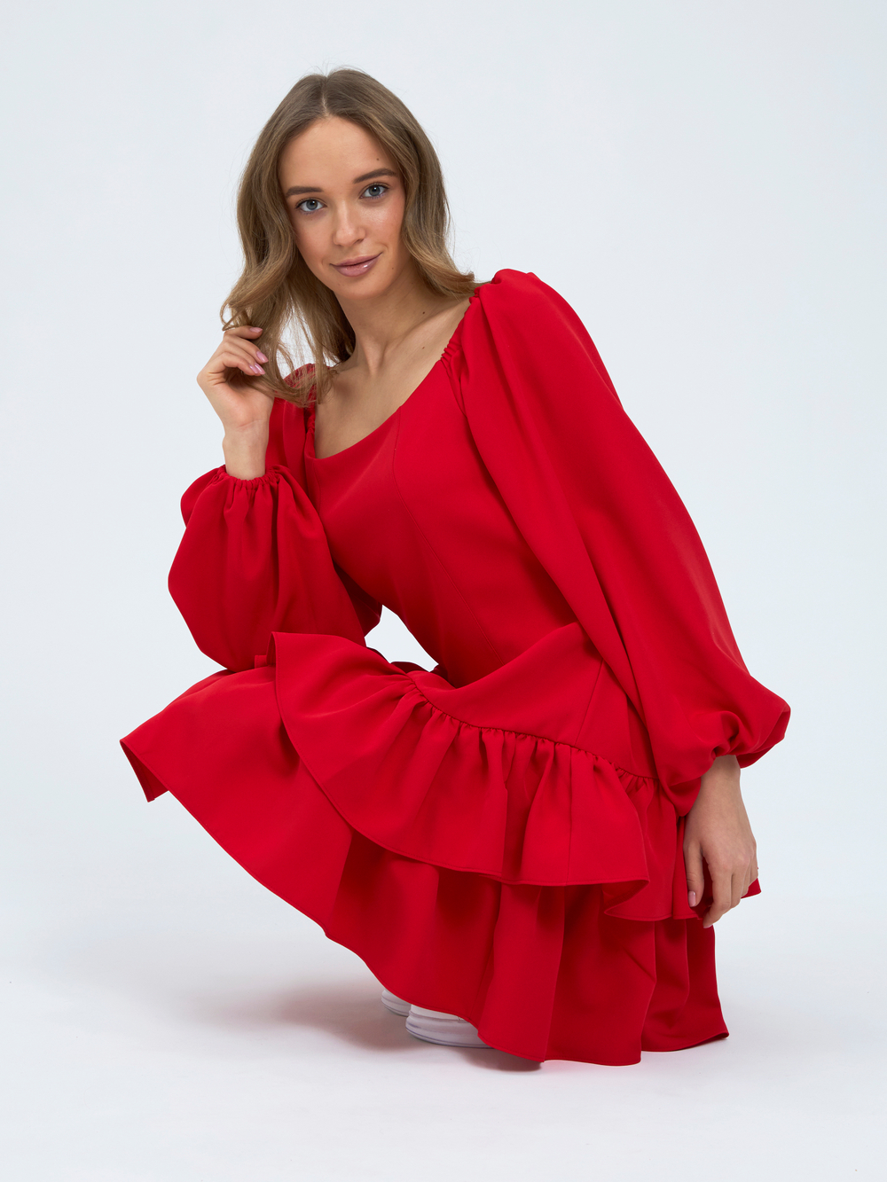 Платье праздничное ярусное с воланами для девочки красное