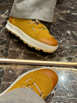 AIRSHOES mustard sherst nubuck