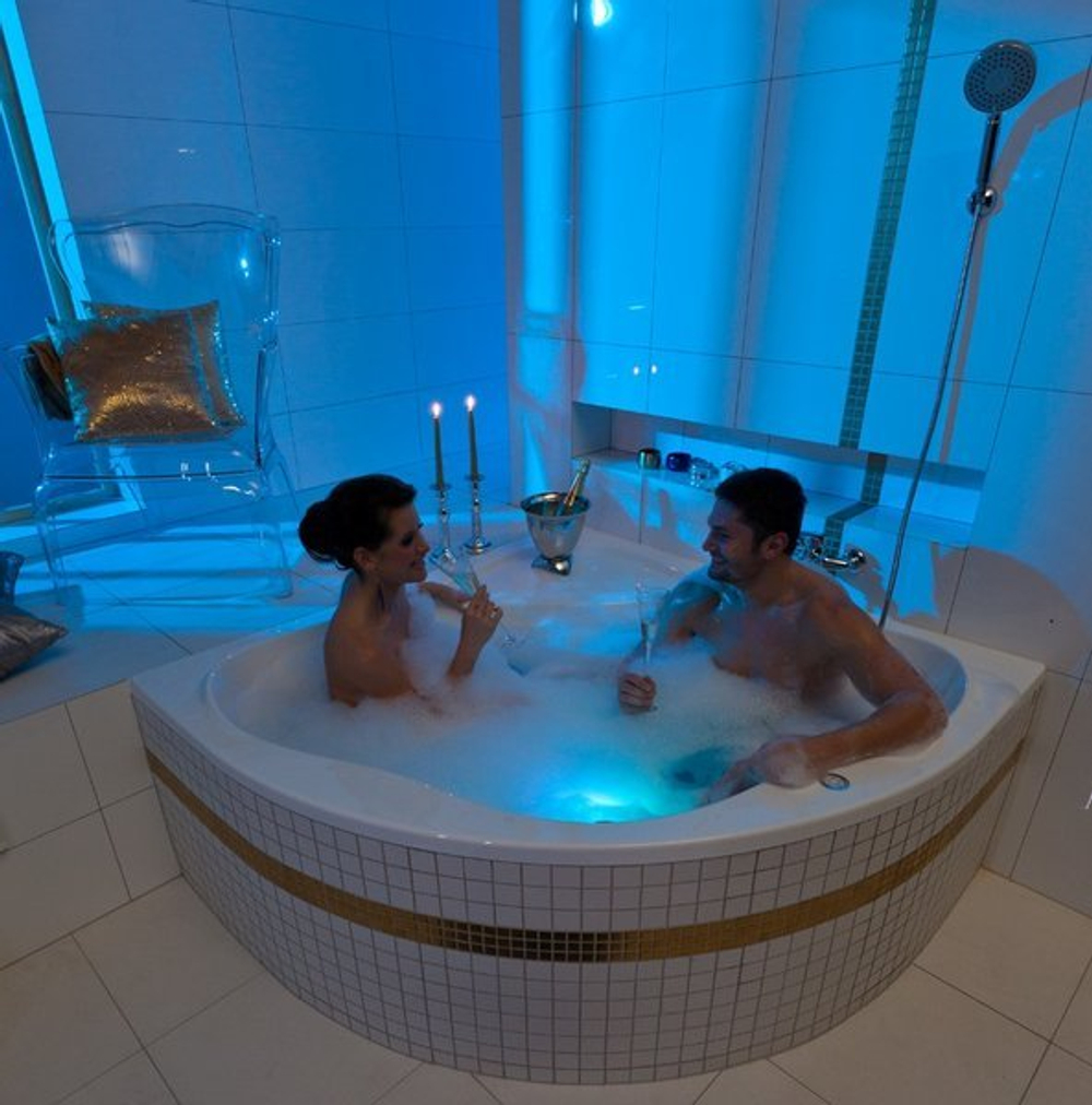 Ванна акриловая Ravak New Day 140x140 C651000000