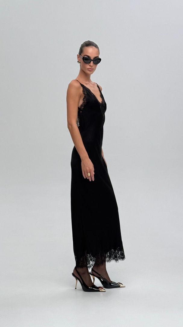 Платье коктейльное с кружевом