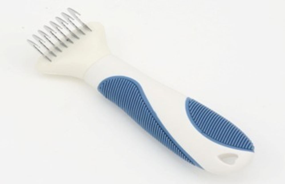 Расческа для удаления колтунов «ЛАПУСИКИ», коллекция БРО, прорезиненная ручка, цвет белый/голубой, 5.5*15.5см (блистер)