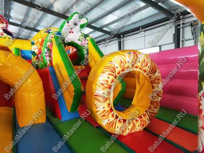Надувной батут "Лесные друзья", 7*5*4 м