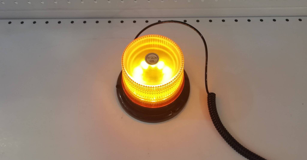 Маяк (эконом) проблесковый светодиодный, 12-24V, 12 Led, на магните