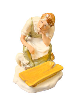 Статуэтка "Старуха у разбитого корыта" Полонский ЗХК