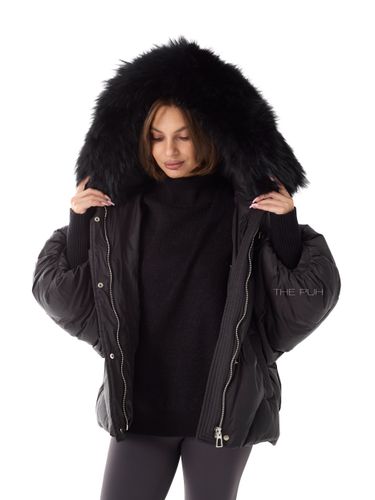 Объемный черный пуховик на молнии