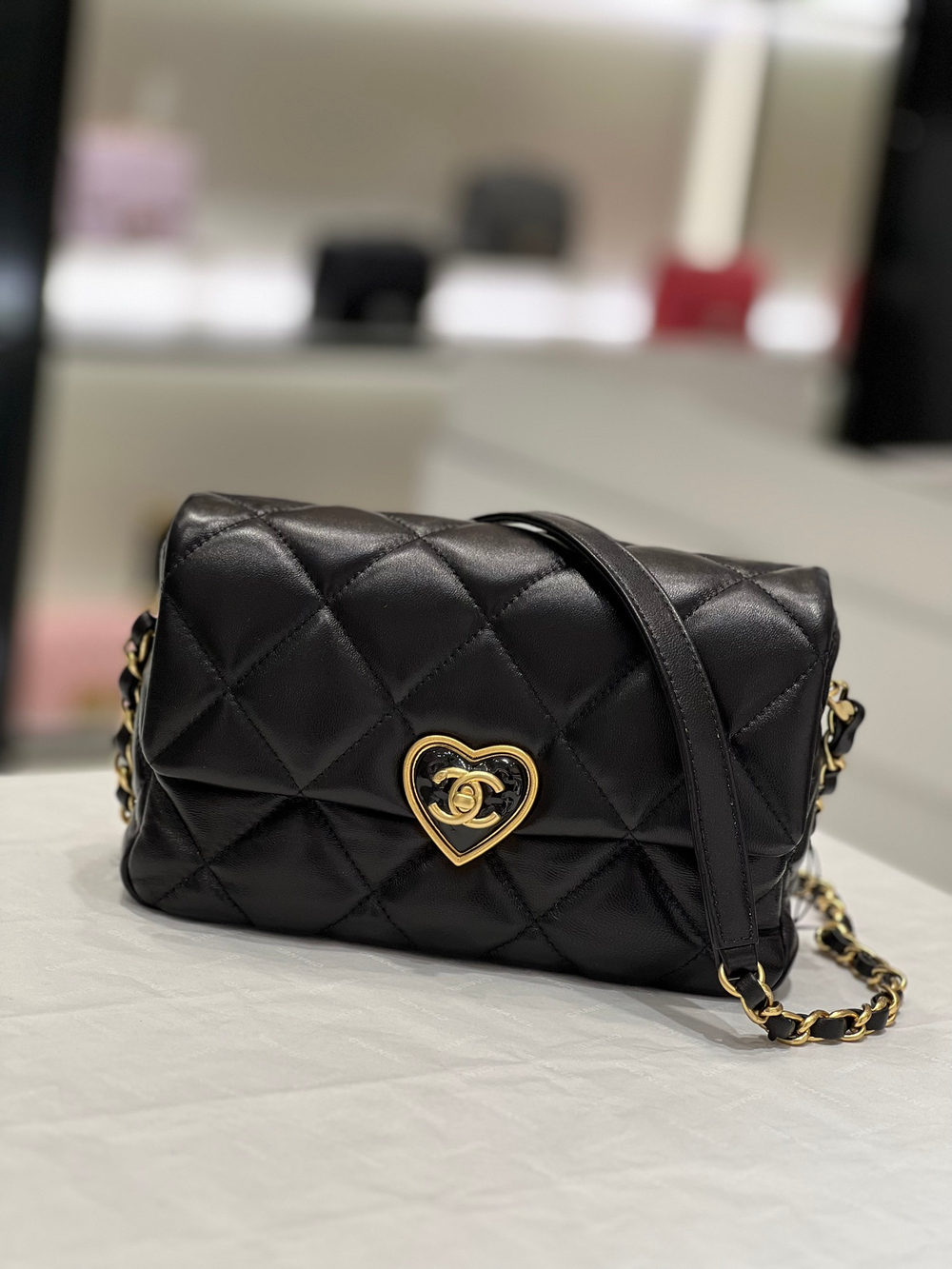 Chane1 Flap Bag 21 cm