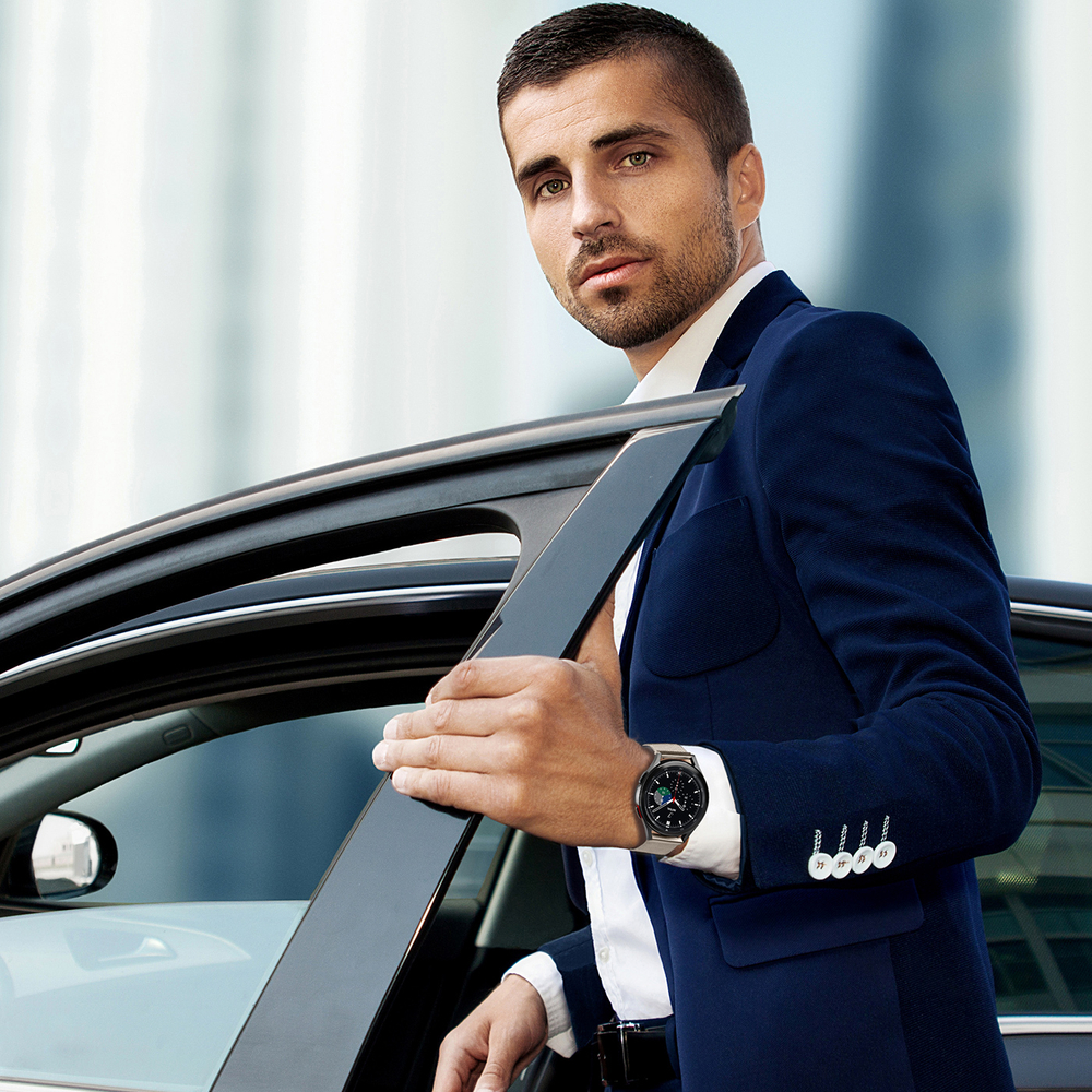 Ремешок из нержавеющей стали серого цвета (Starlight) от Dux Ducis для смарт часов Samsung Galaxy Watch 3, 4, 5, 6 и 7 (размер крепления 20мм), серия Milanese Series (миланская петля)