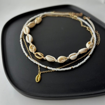 Ожерелье тройное с ракушками. 1149