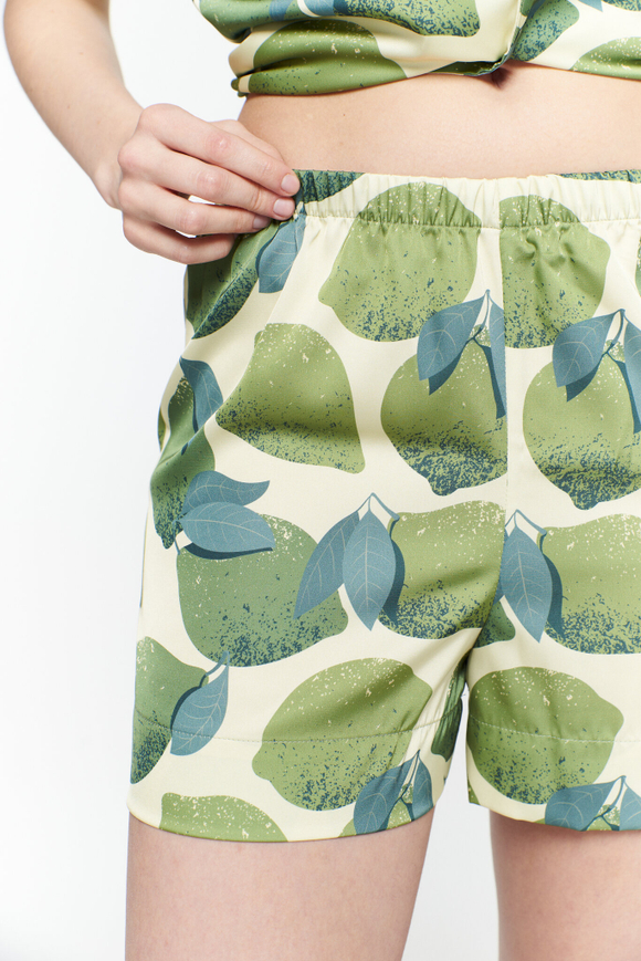 Шелковые шорты лайм