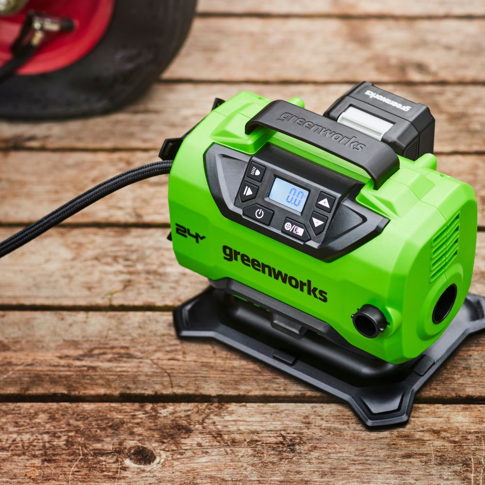 Компрессор автомобильный аккумуляторный Greenworks Арт. 3400807UA, 24V / 12V (от прикуривателя автомобиля), c АКБ 2Ач и ЗУ в сумке