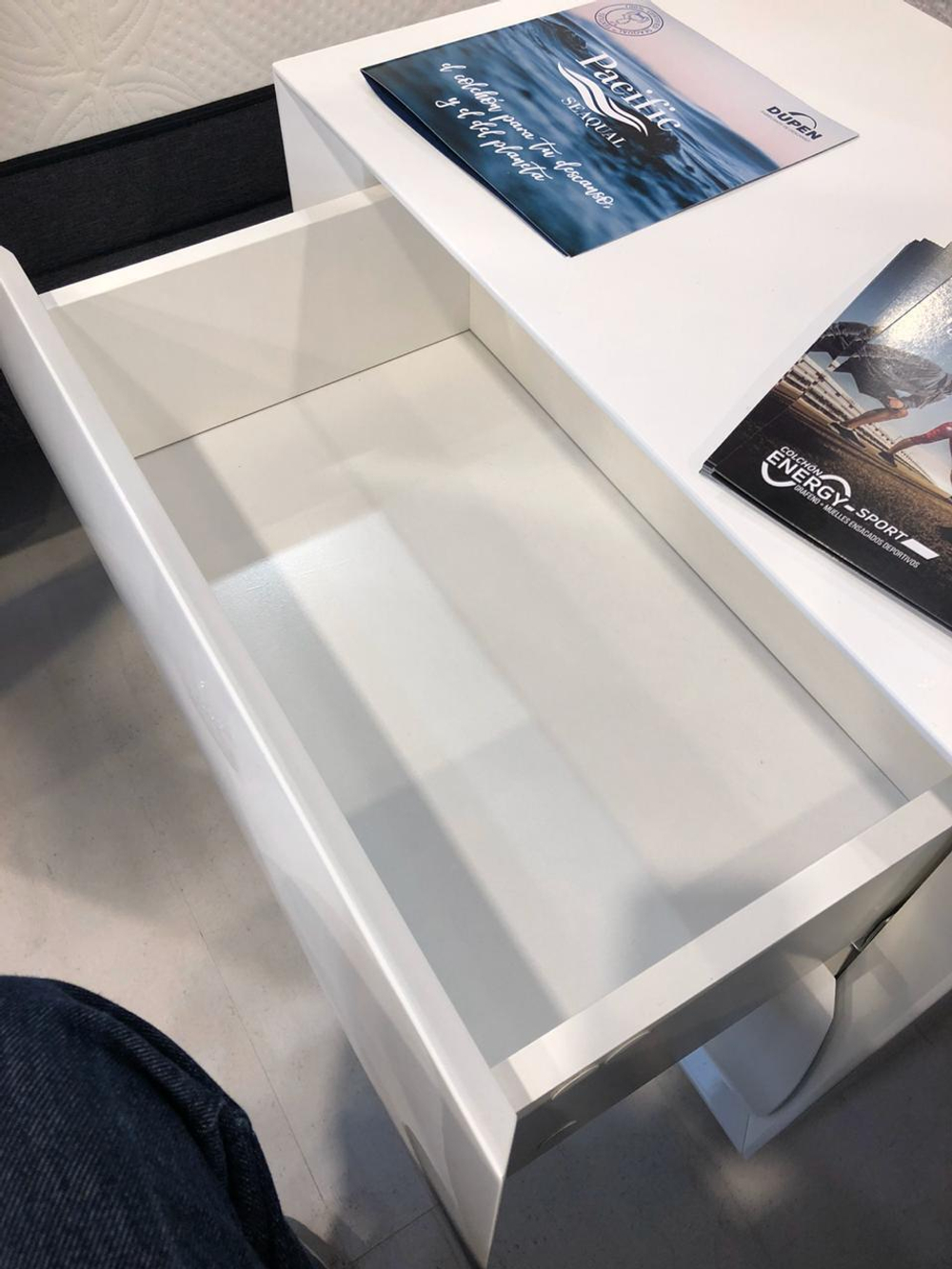 Тумбочка DUPEN М-131 белая