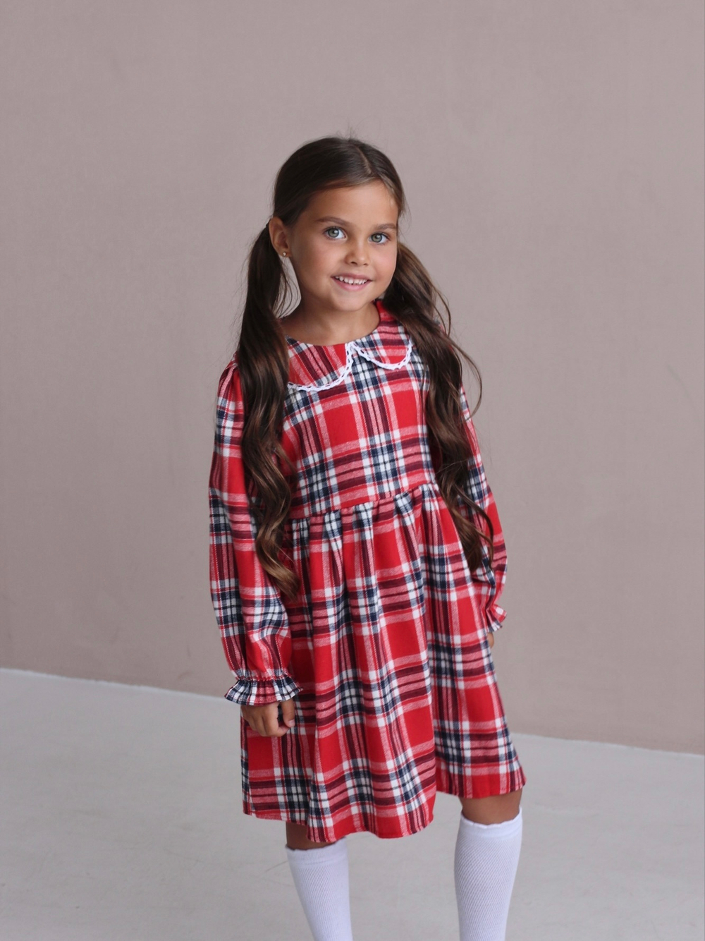 Платье красное в клетку с длинным рукавом