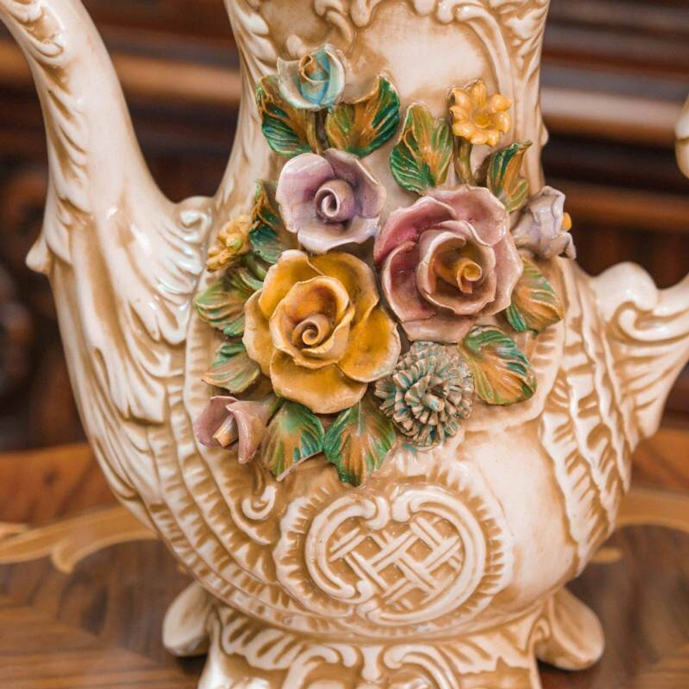 Декоративный кувшин в стиле Capodimonte