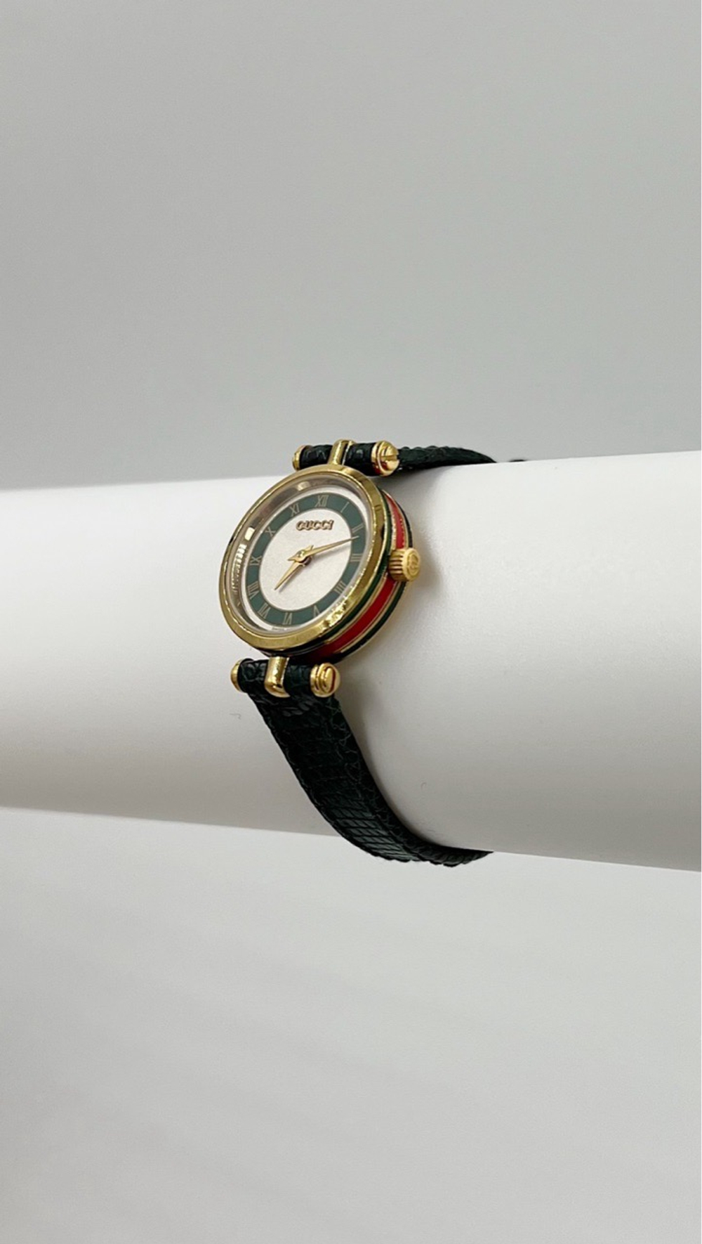 Часы тёмно-зелёные Gucci