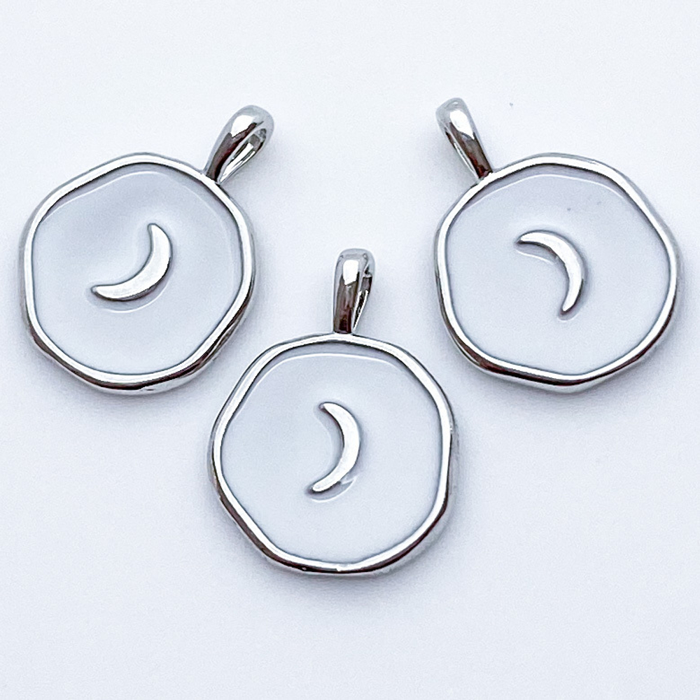 Подвеска Месяц, цвет серебро+белый, размер 17*13 мм, цена за 1 шт