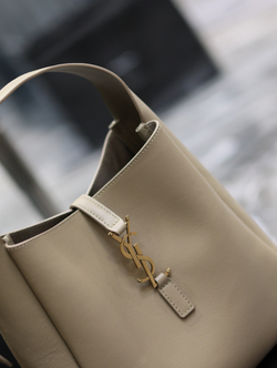 Saint Laurent Small Le 5 A 7 23 cm