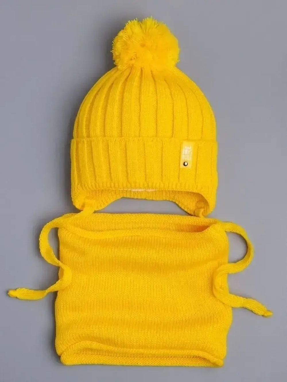 Шапка осенняя вязаная и снуд для детей