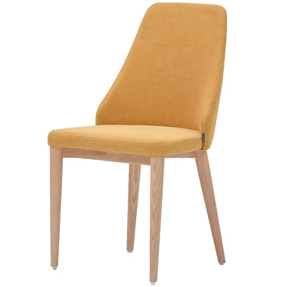 Стул Rosie желтый с ножками из массива ясеня | La Forma | Испания