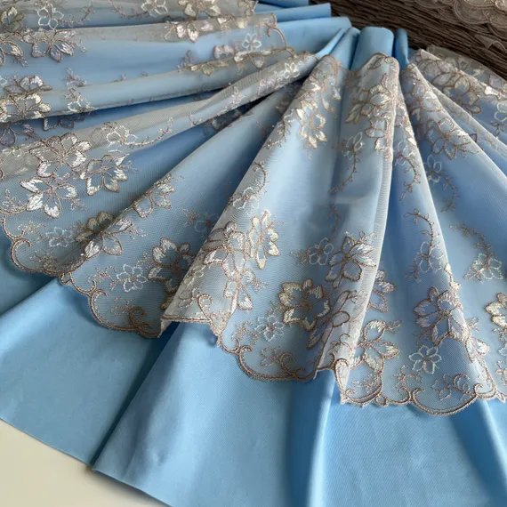 Вышивка на сетке молочная 21 см