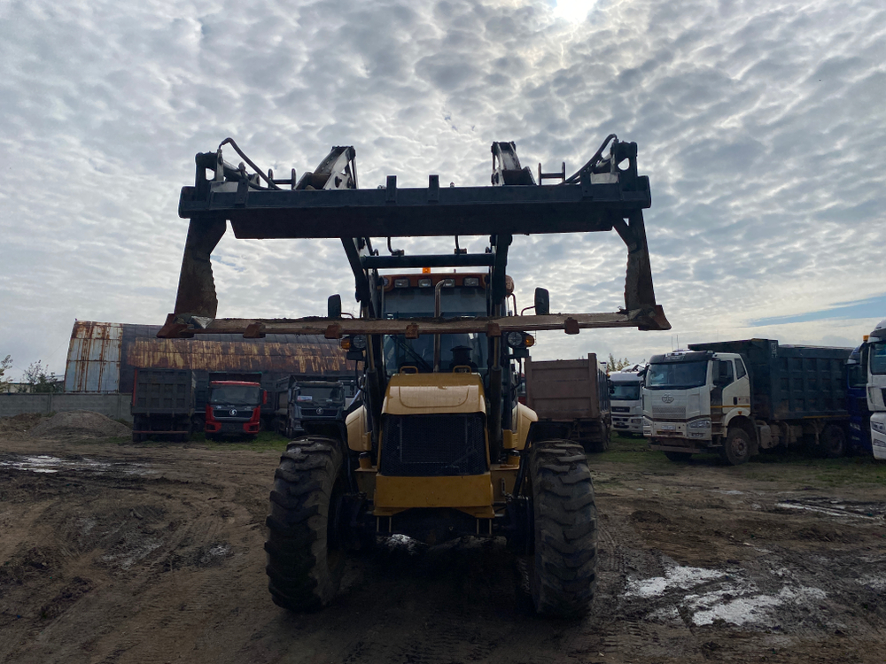 TAVR 695* Экскаватор-погрузчик 695BL (Дизельный, 3,9 л, 102 л.с., АТ)