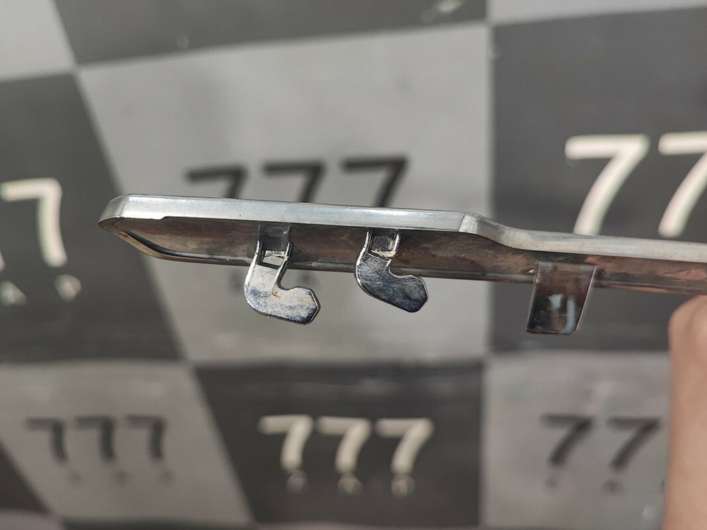 Молдинг решетки радиатора Mercedes GLC (X253) 19-нв Б/У Оригинал A2538883800