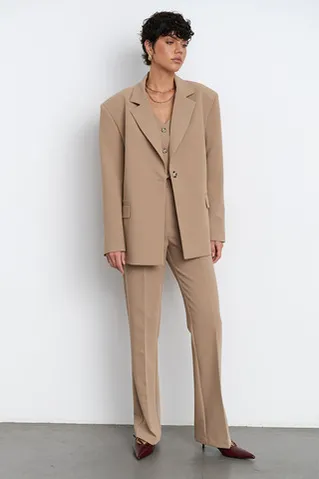 Пиджак свободный костюмный цвета капучино
