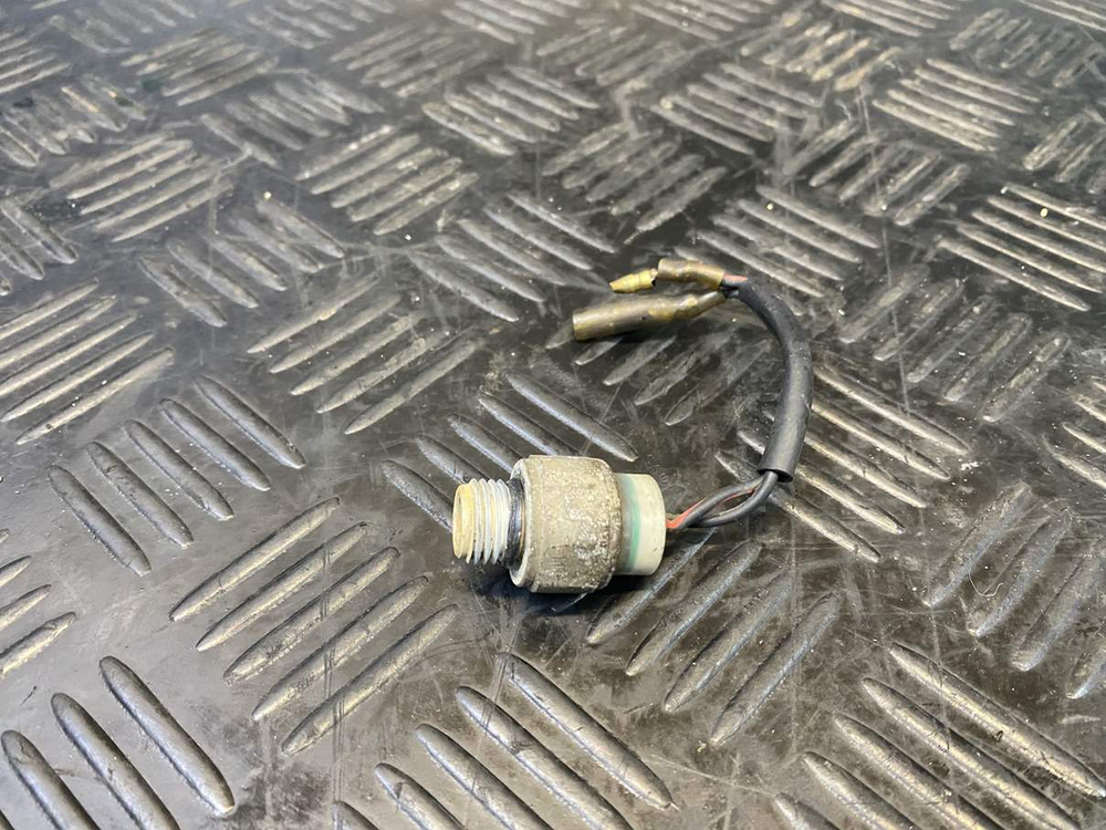 Датчик температуры (на вентилятор) Suzuki Intruder VS750 VR51A