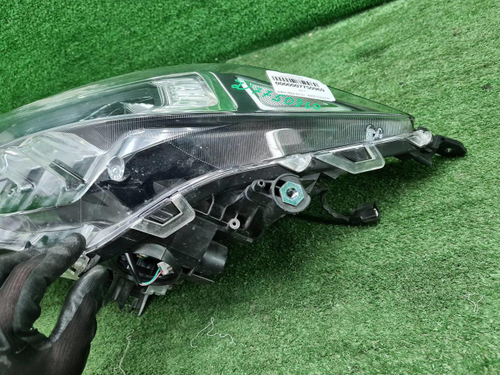 Фара левая Toyota RAV4 5 XA50 (18-нв) LED