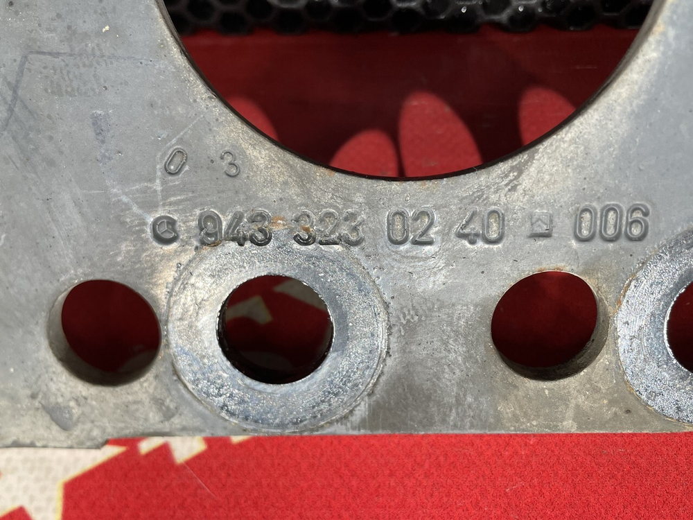 Кронштейн амортизатора переднего верхний