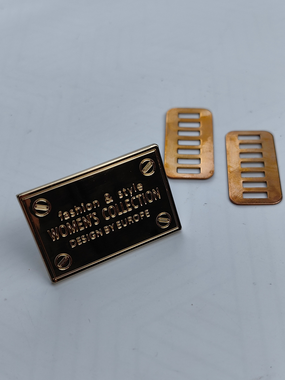 Украшение 38*25 золото